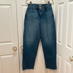 Good American Jeans. Indigo High Waist Relaxed Fit. Sz 6/28. Great condition 💙